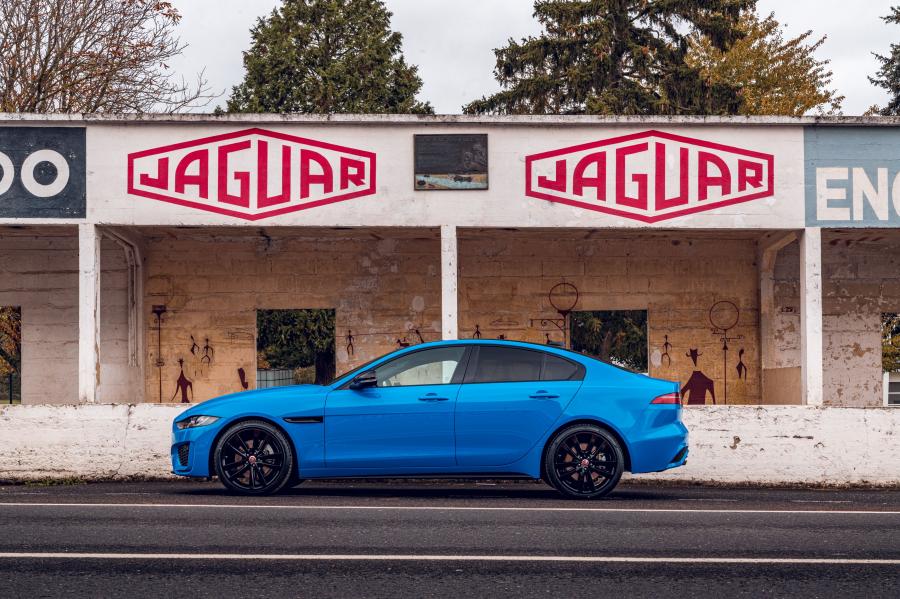  Jaguar XE R-Dynamic Reims Edition 2020 года  (UK) (фото 31 из 84)